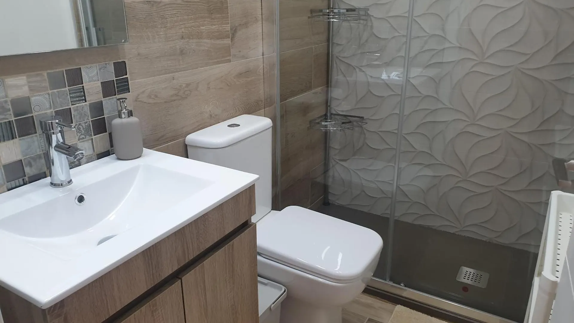Calbaj - 1 Dorm, Wifi, Fire Stick Amazon, Centro, Playa A 850 Metros Apartment Torremolinos 0*,  Spain
